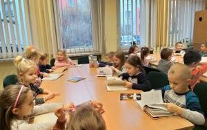 "Dzień Jubilera" - zajęcia biblioteczne gr. 5-latków (8)