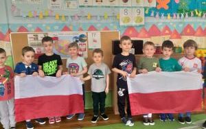 Święto Flagi i Konstytucji 3 Maja w grupie 5 latków (4)