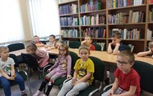 "Tydzień Bibliotek" - zajęcia biblioteczne grupa 5-latków (4)