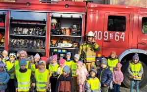Wycieczka do Ochotniczej Straży Pożarnej - gr. 0A i 4-latki (12)