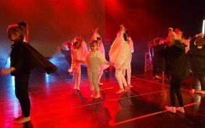 Wyróżnienie w Międzyprzedszkolnym Konkursie Tańca Współczesnego „Złap marzenie”  (3)