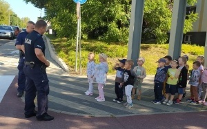 Spotkanie z policjantami w grupie 3 i 4-latków (8)