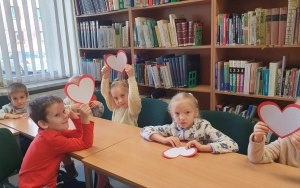 "Miłość niejedno ma imię" - zajęcia biblioteczne gr. 5-latków (11)